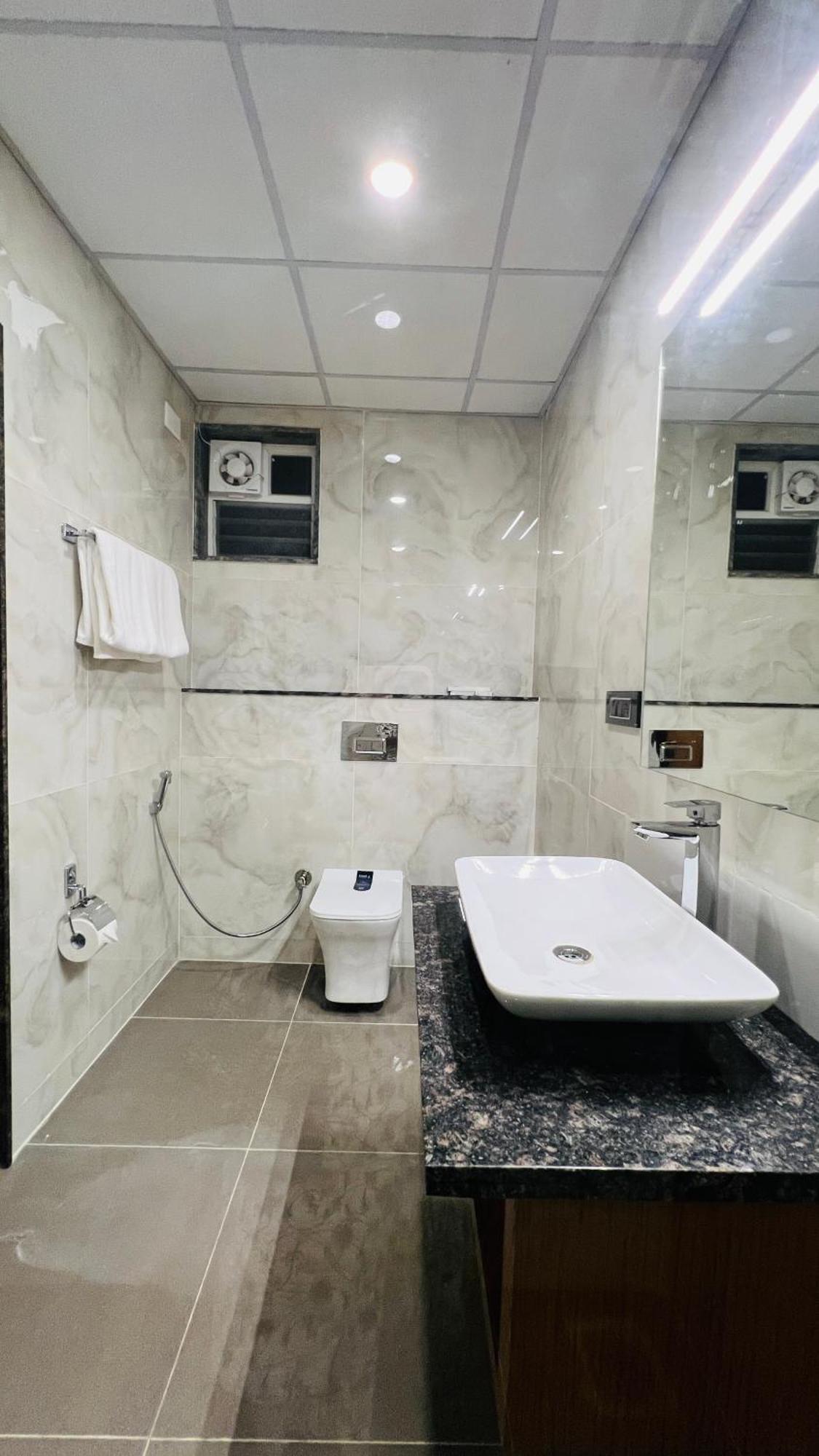 Hotel Aashraya Dod Jala Экстерьер фото