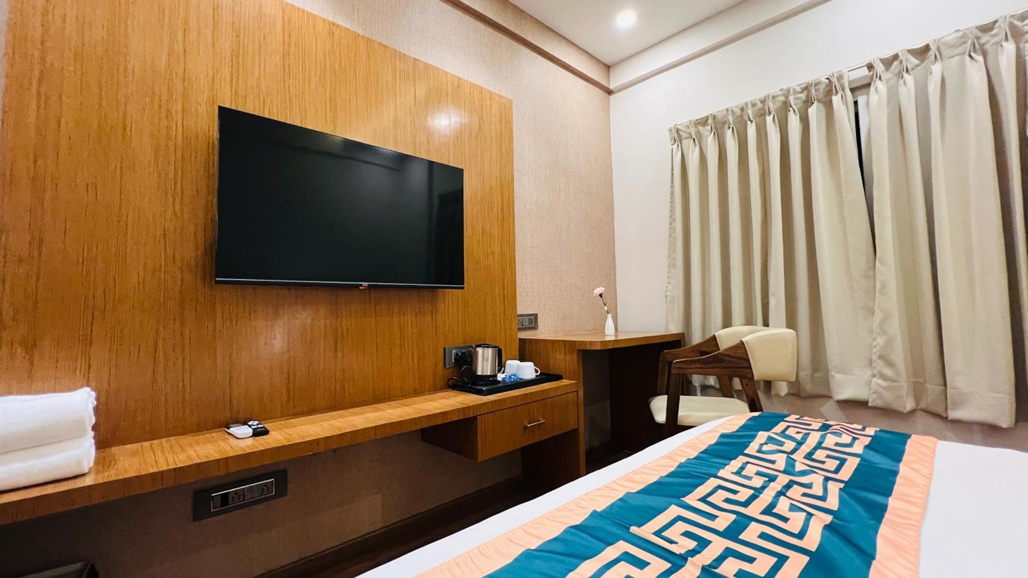 Hotel Aashraya Dod Jala Экстерьер фото