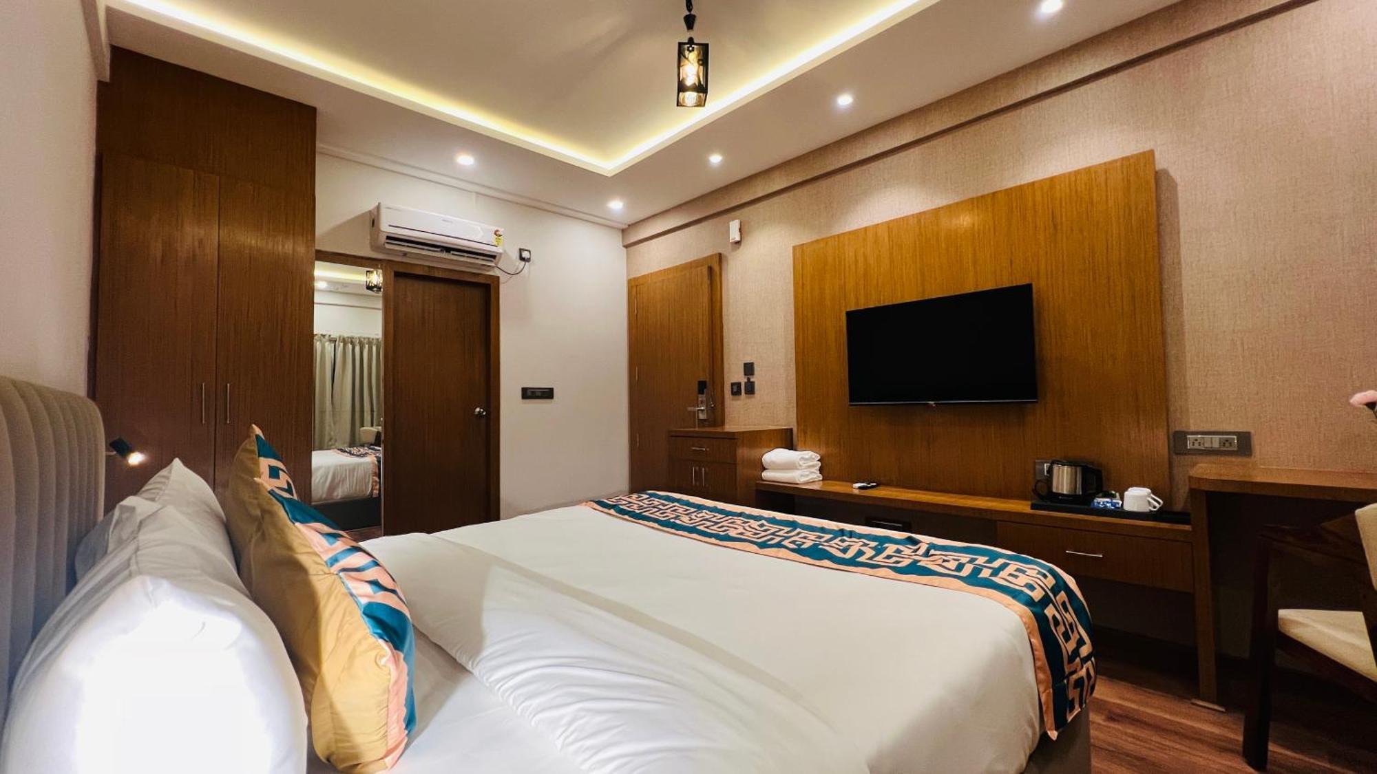 Hotel Aashraya Dod Jala Экстерьер фото