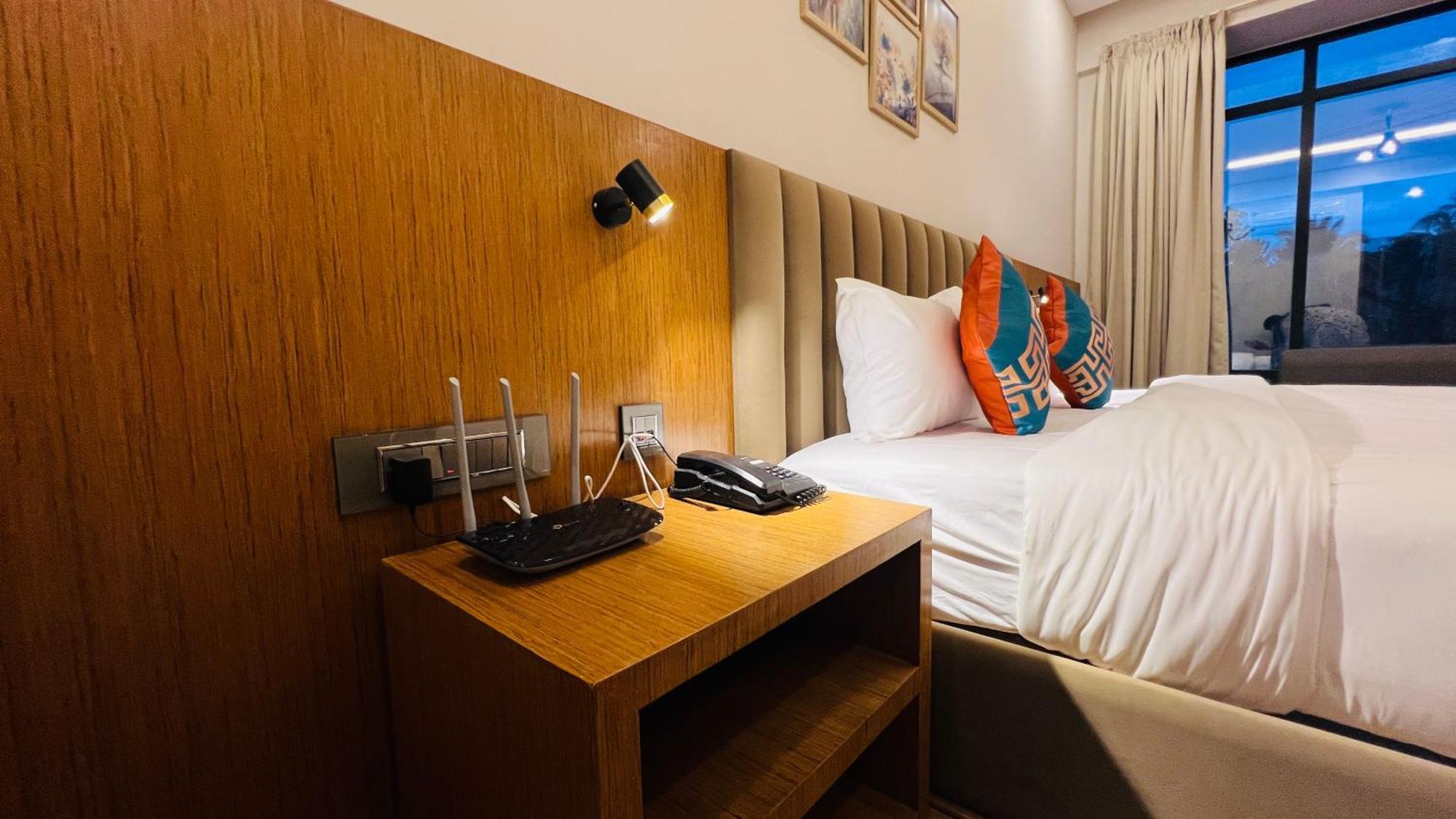 Hotel Aashraya Dod Jala Экстерьер фото